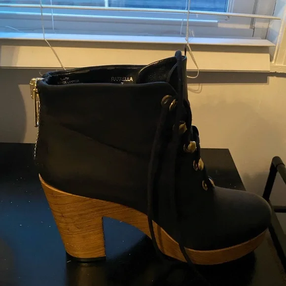Steve Madden Boots - Picture 5 of 5